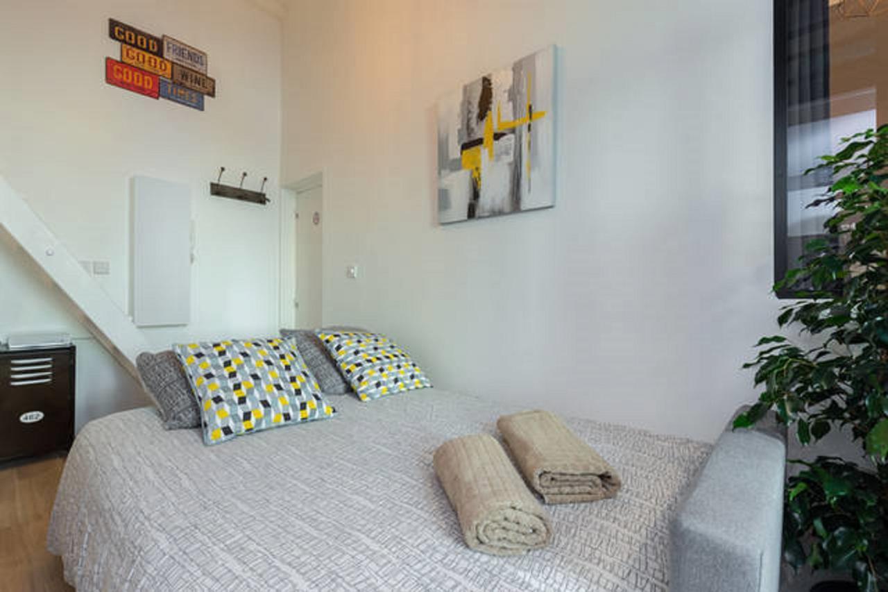 ANGLE DROIT- LOFT CHARMANT ET ATYPIQUE, CLIMATISATION, Vieux-Nice Extérieur photo
